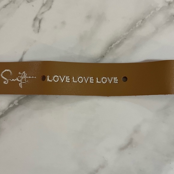 Taylor Swift Love Leather bracelet - Picture 3 of 13